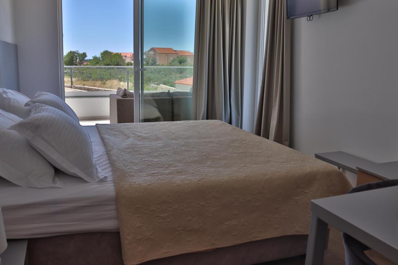 Villa Cala, Hotel Rooms&Apartments Novalja Exterior photo
