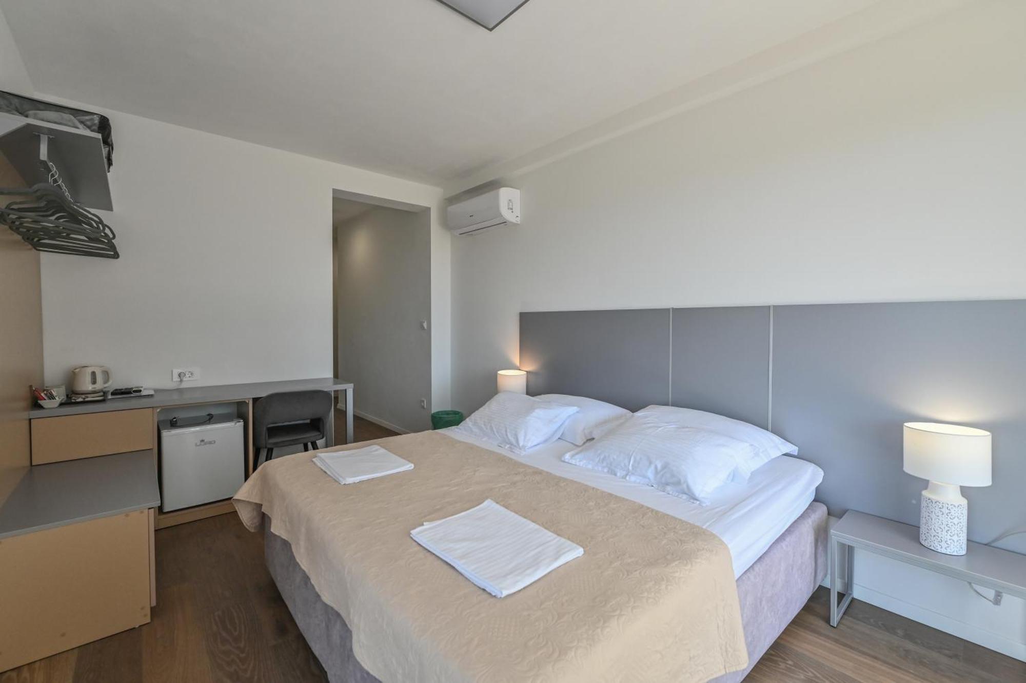 Villa Cala, Hotel Rooms&Apartments Novalja Exterior photo